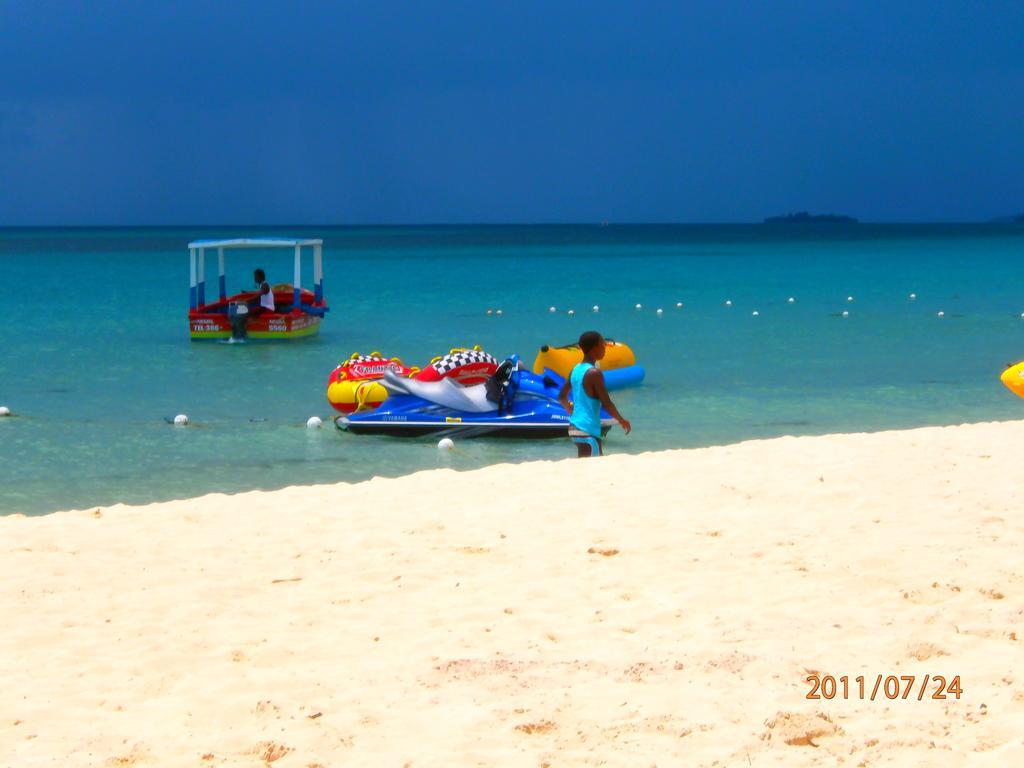 Coral Seas Beach Negril Exterior foto
