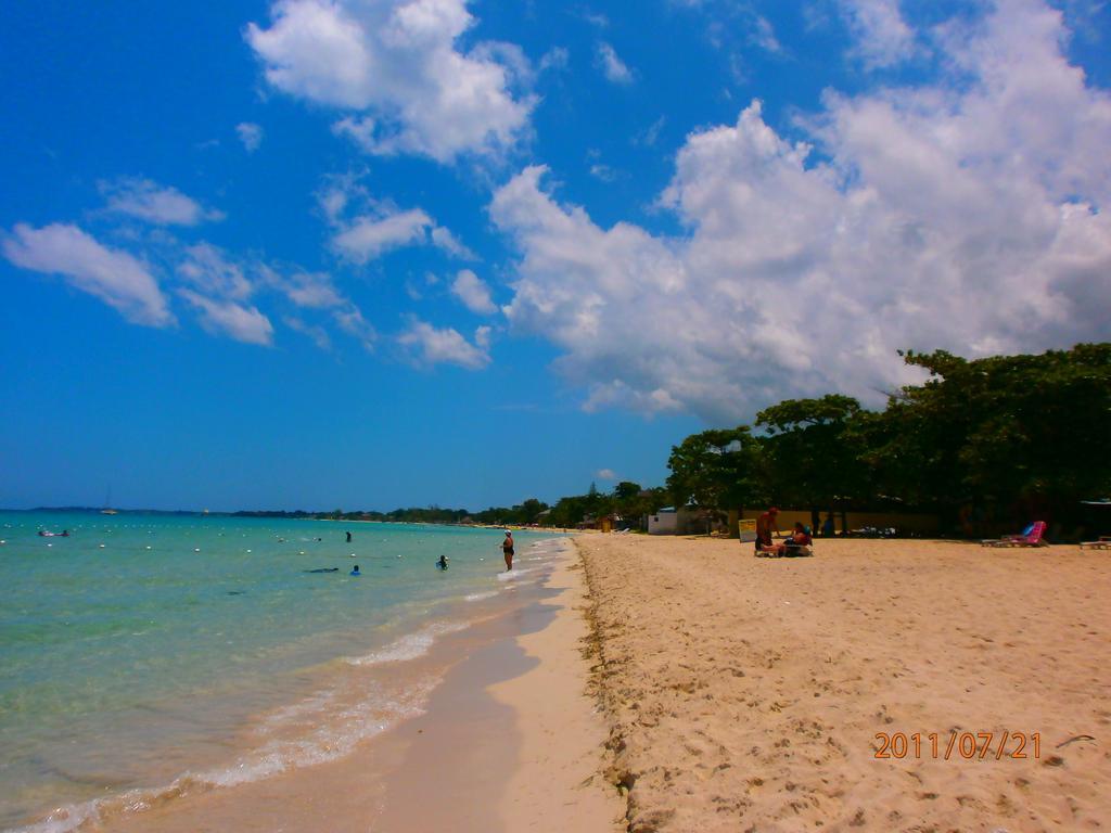 Coral Seas Beach Negril Exterior foto